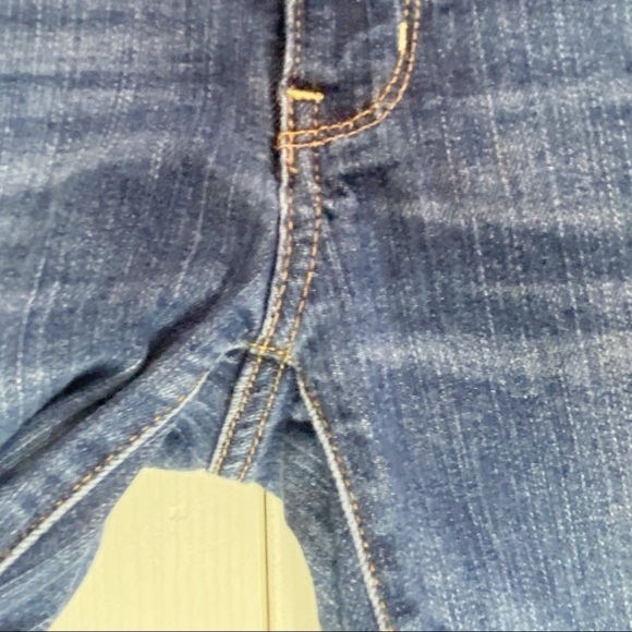 American Eagle Artist Crop Med Dark Wash Jeans - Picture 9 of 10